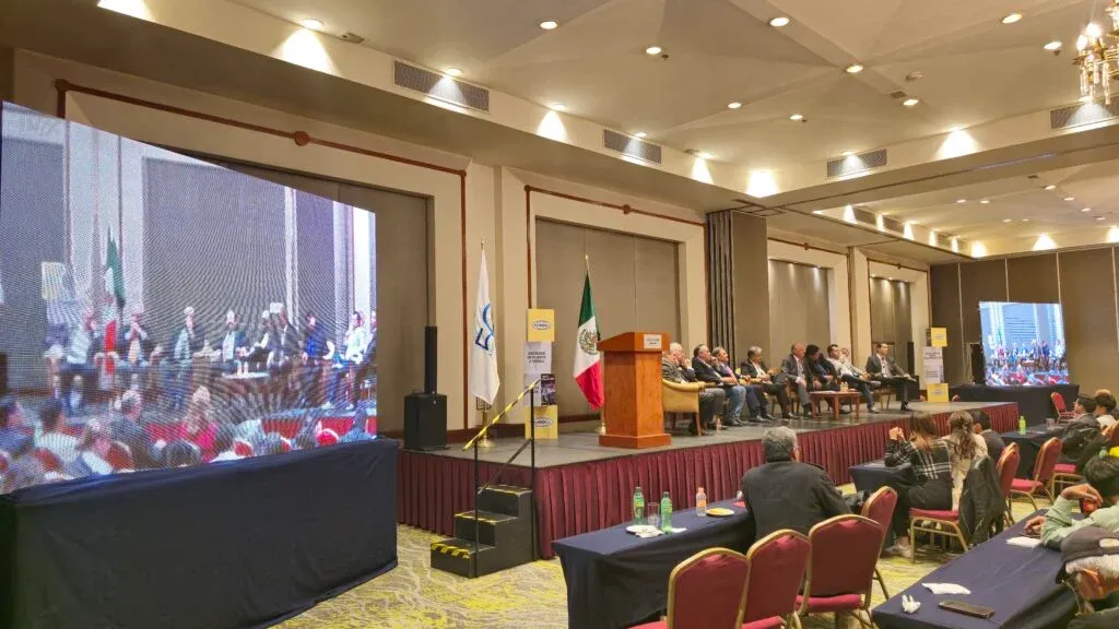 gobierno en sala de conferencias